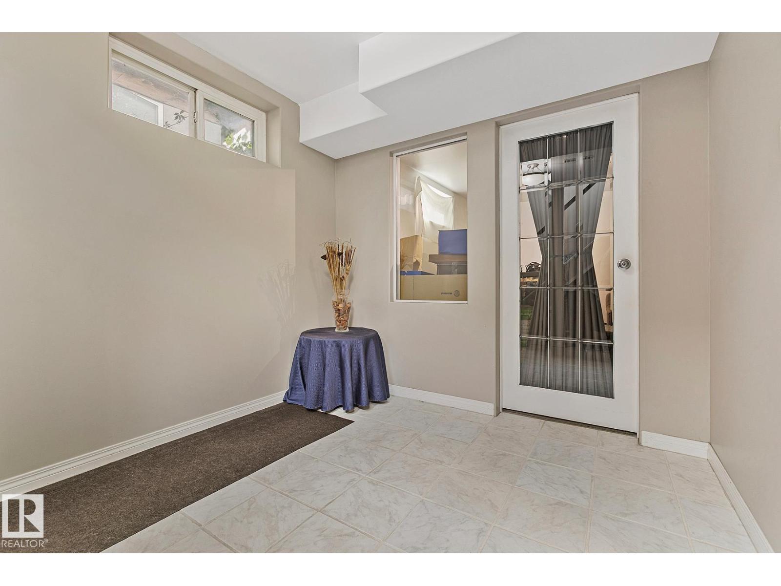 Photo 33 of 4412 107 Av Nw, Edmonton AB