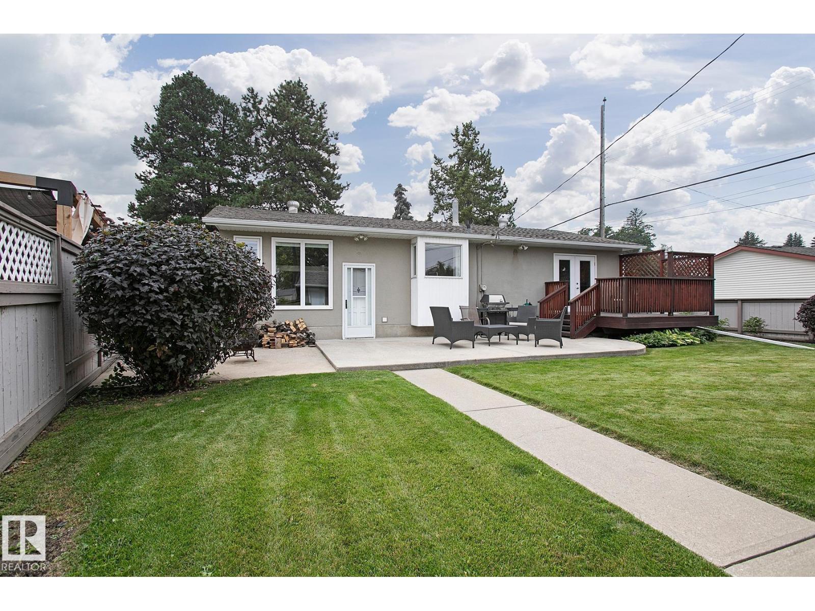 Photo 4 of 4412 107 Av Nw, Edmonton AB