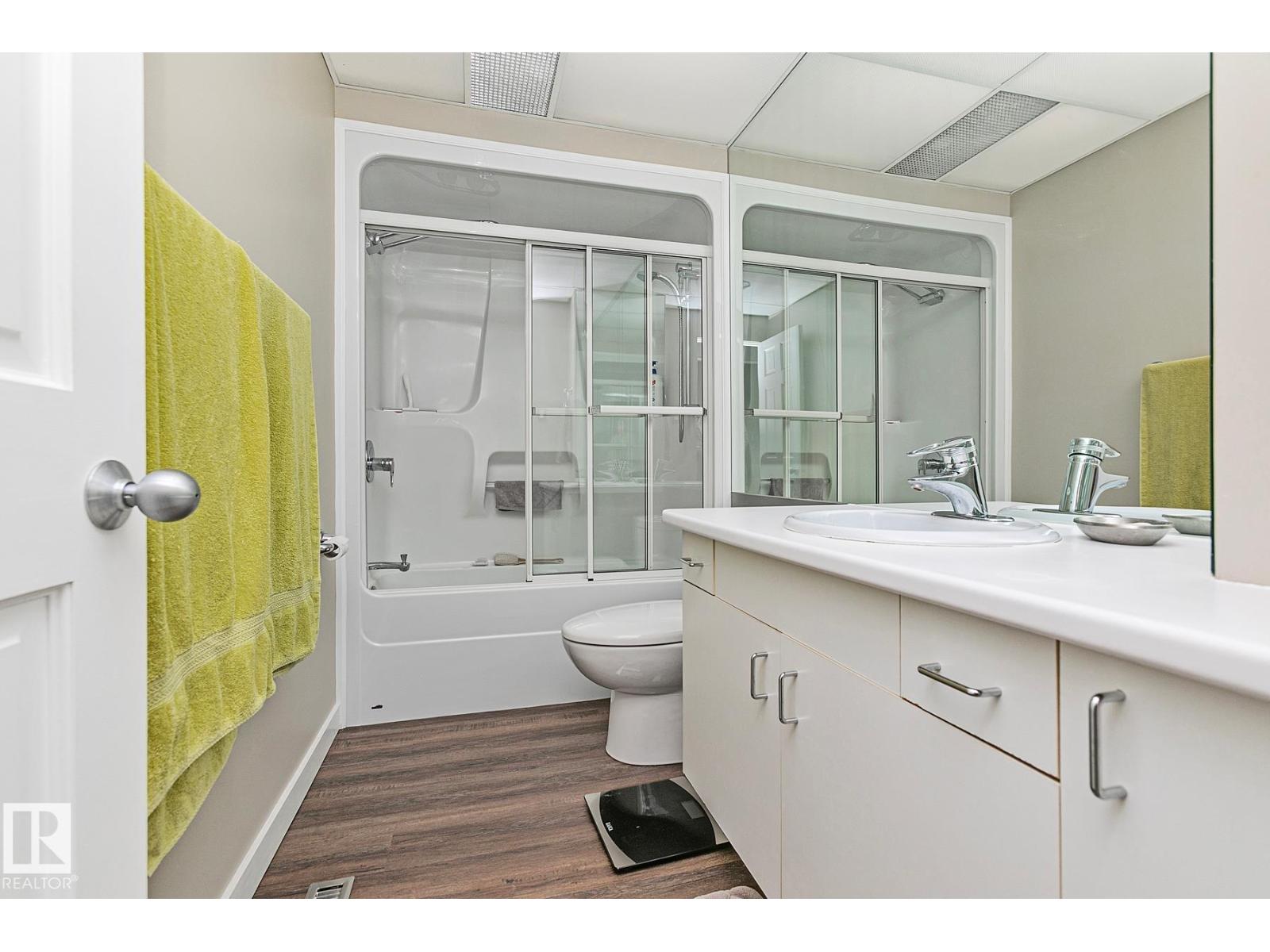 Photo 29 of 4412 107 Av Nw, Edmonton AB