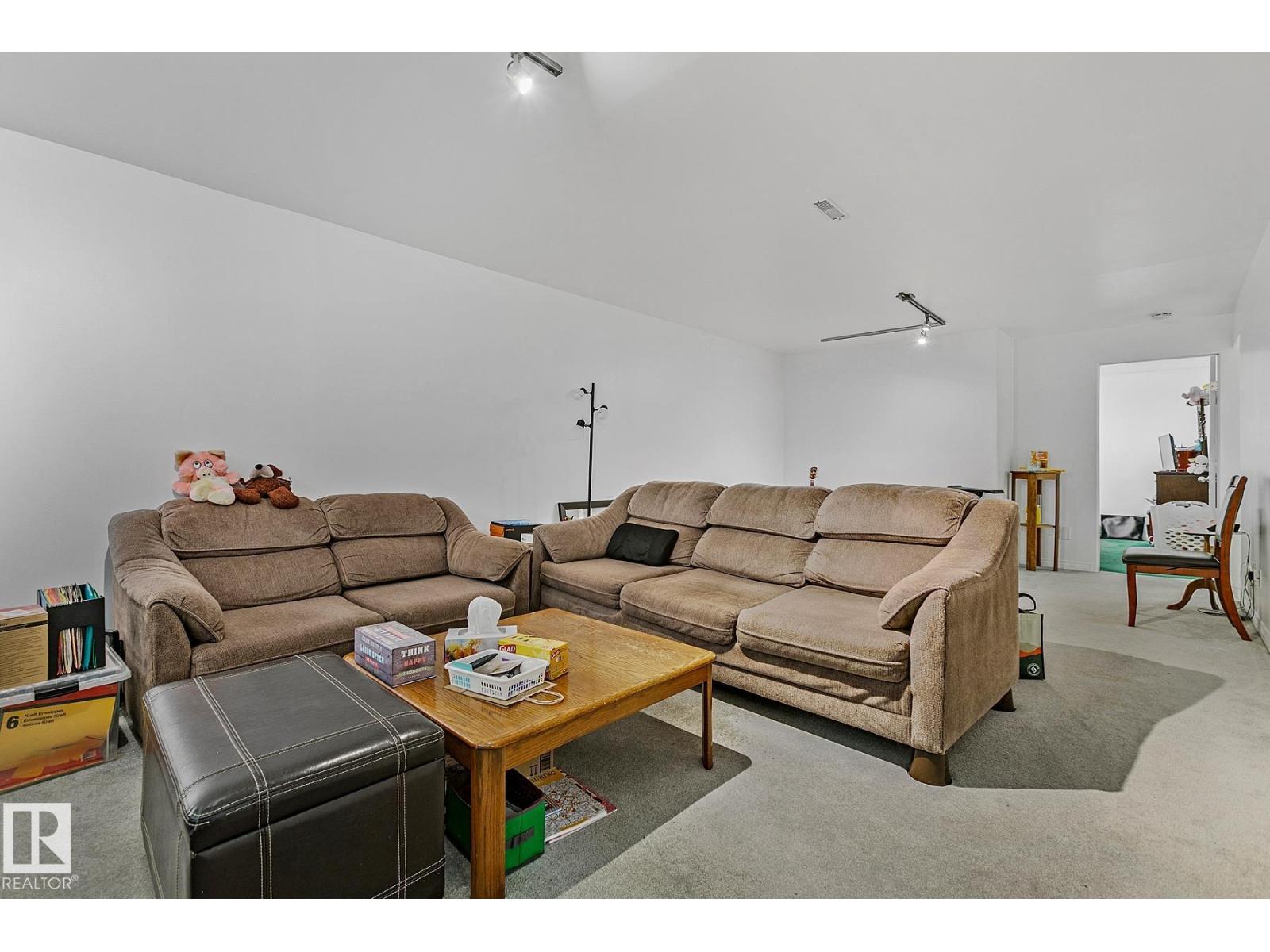 Photo 35 of 4412 107 Av Nw, Edmonton AB