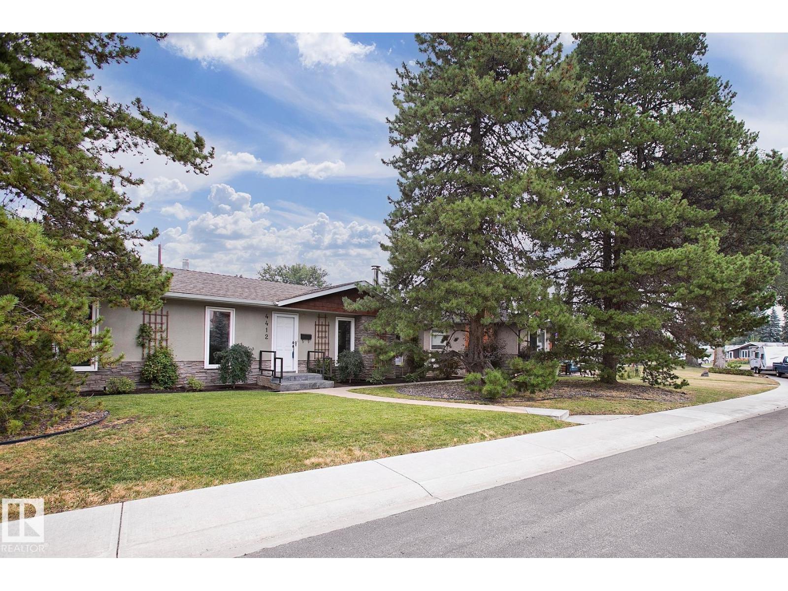Photo 41 of 4412 107 Av Nw, Edmonton AB