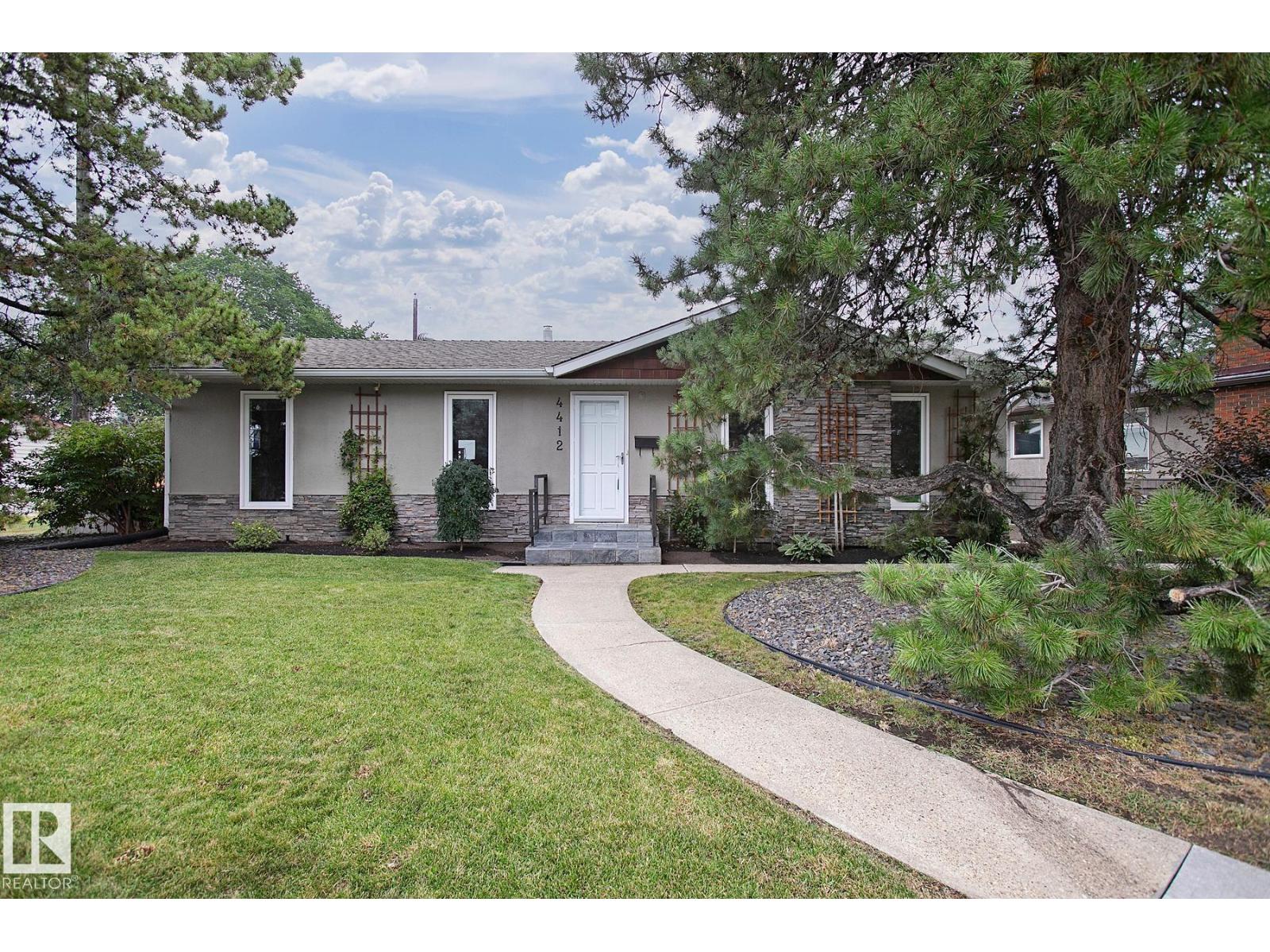 Photo 1 of 4412 107 Av Nw, Edmonton AB