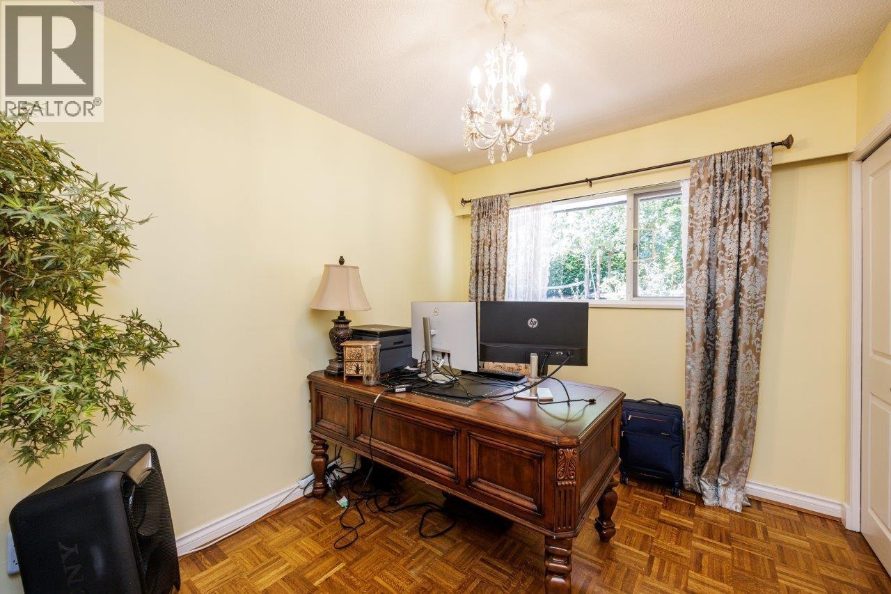 Photo 18 of 4577 Meadowbank Close, North Vancouver BC