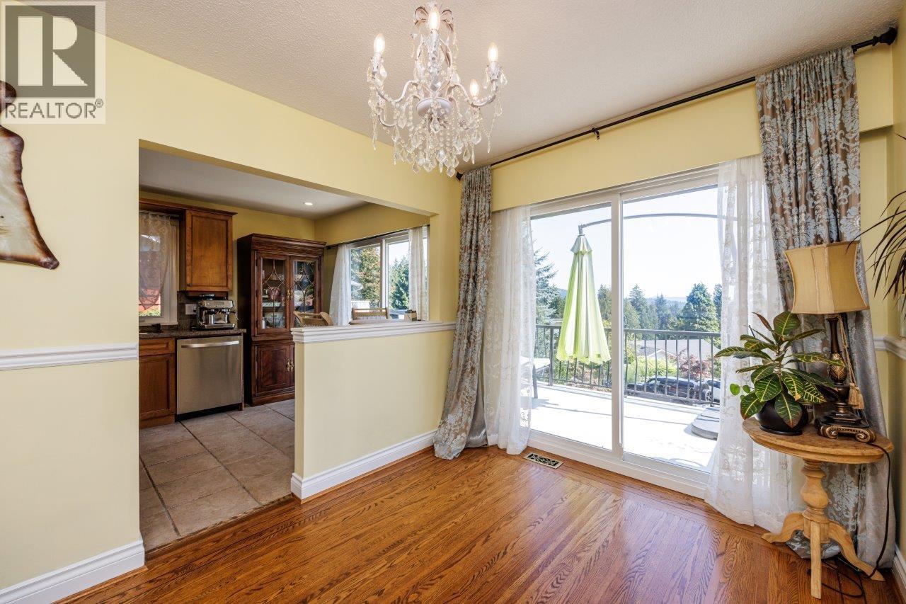 Photo 13 of 4577 Meadowbank Close, North Vancouver BC