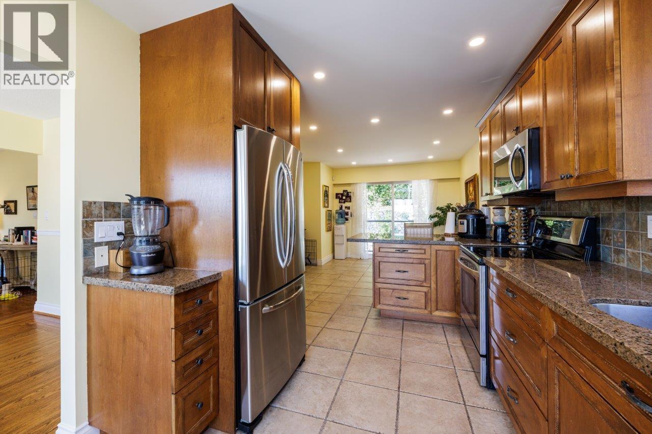 Photo 15 of 4577 Meadowbank Close, North Vancouver BC