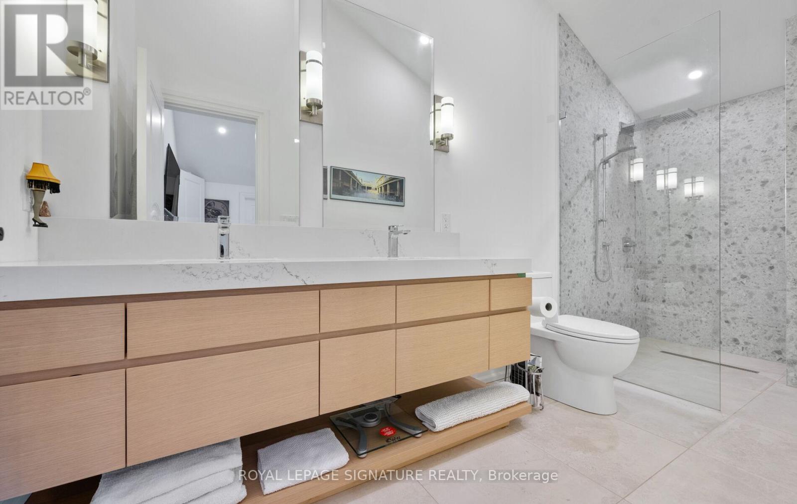 Photo 32 of 36 Wanita Road, Mississauga ON