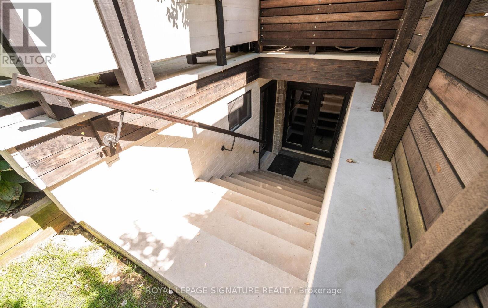 Photo 48 of 36 Wanita Road, Mississauga ON