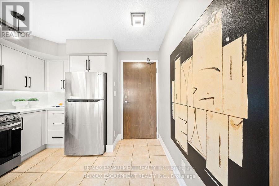 Photo 11 of 416 3070 Rotary Way, Burlington ON