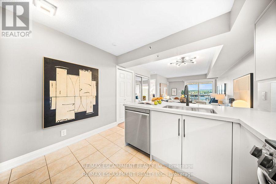 Photo 16 of 416 3070 Rotary Way, Burlington ON