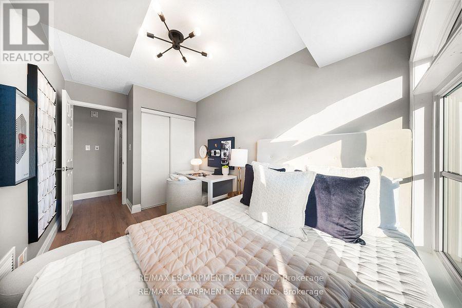 Photo 26 of 416 3070 Rotary Way, Burlington ON