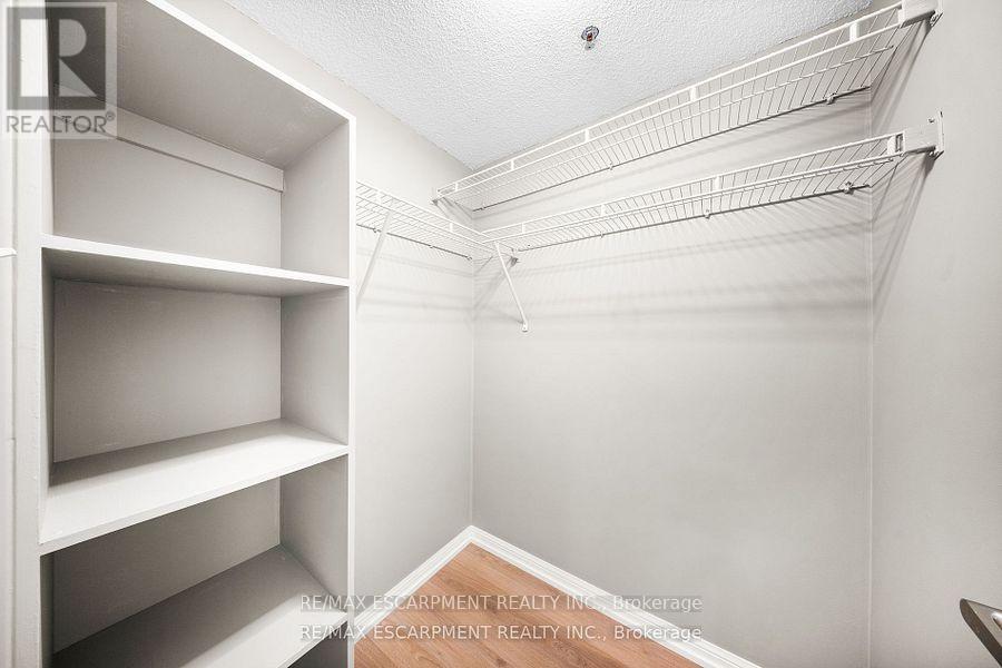 Photo 30 of 416 3070 Rotary Way, Burlington ON