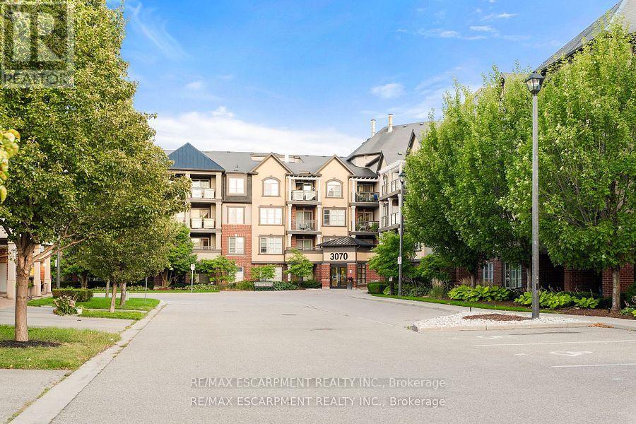 Photo 9 of 416 3070 Rotary Way, Burlington ON