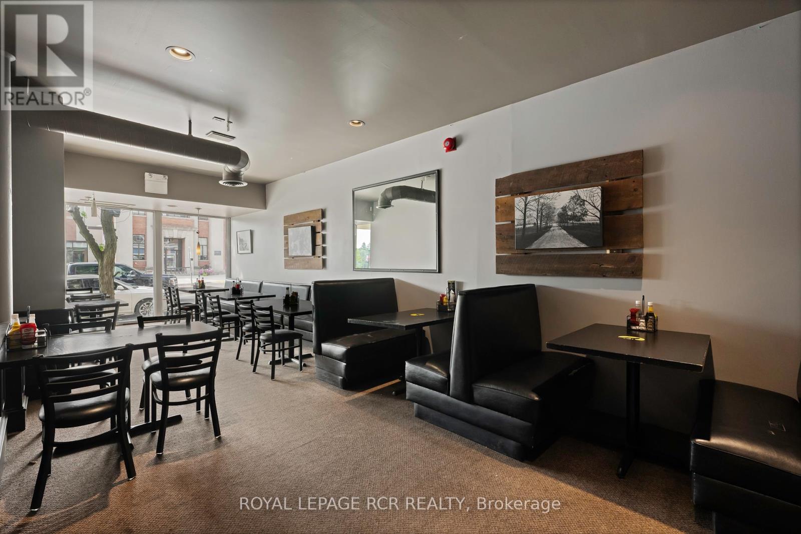 Photo 22 of 137 139 Broadway, Orangeville ON
