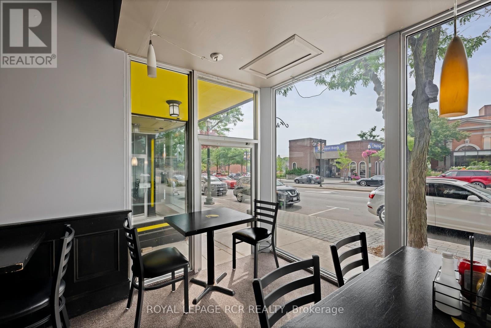 Photo 24 of 137 139 Broadway, Orangeville ON