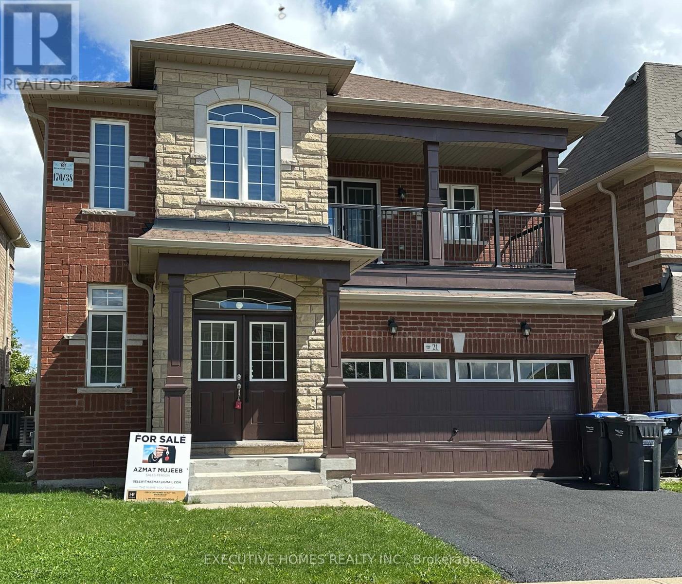 Photo 2 of 21 Elmcrest Drive, Brampton ON