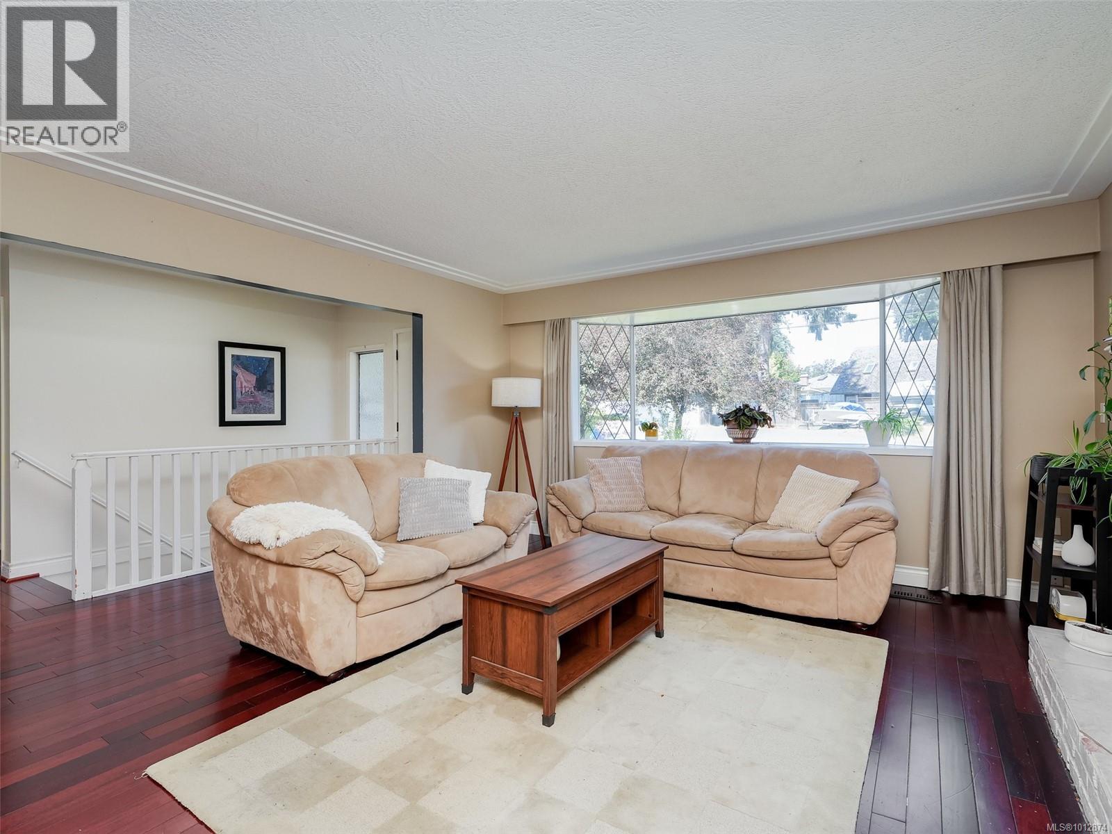 Photo 3 of 537 Fargo Pl, Colwood BC