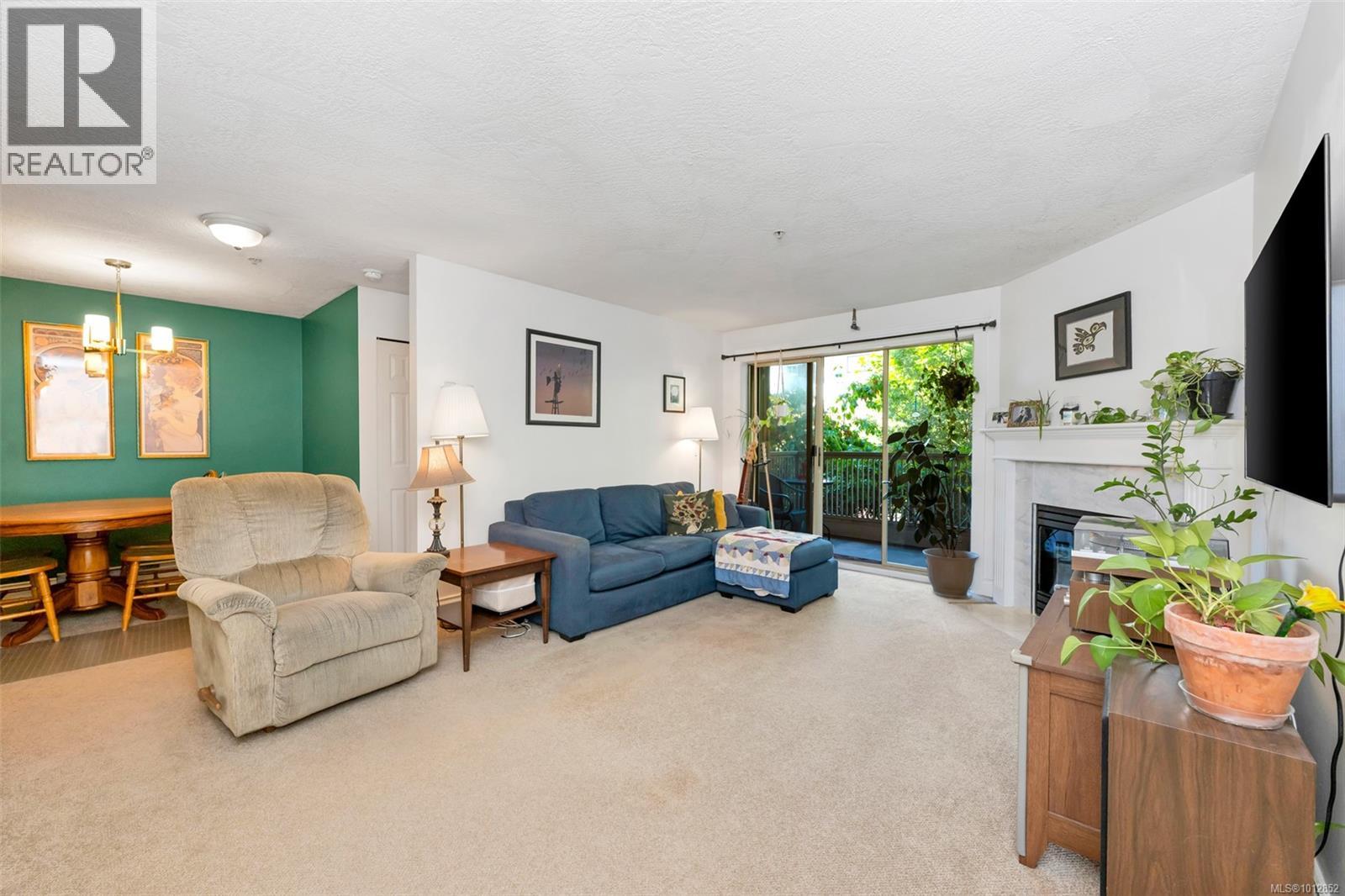 204 3363 Glasgow Avenue, Saanich