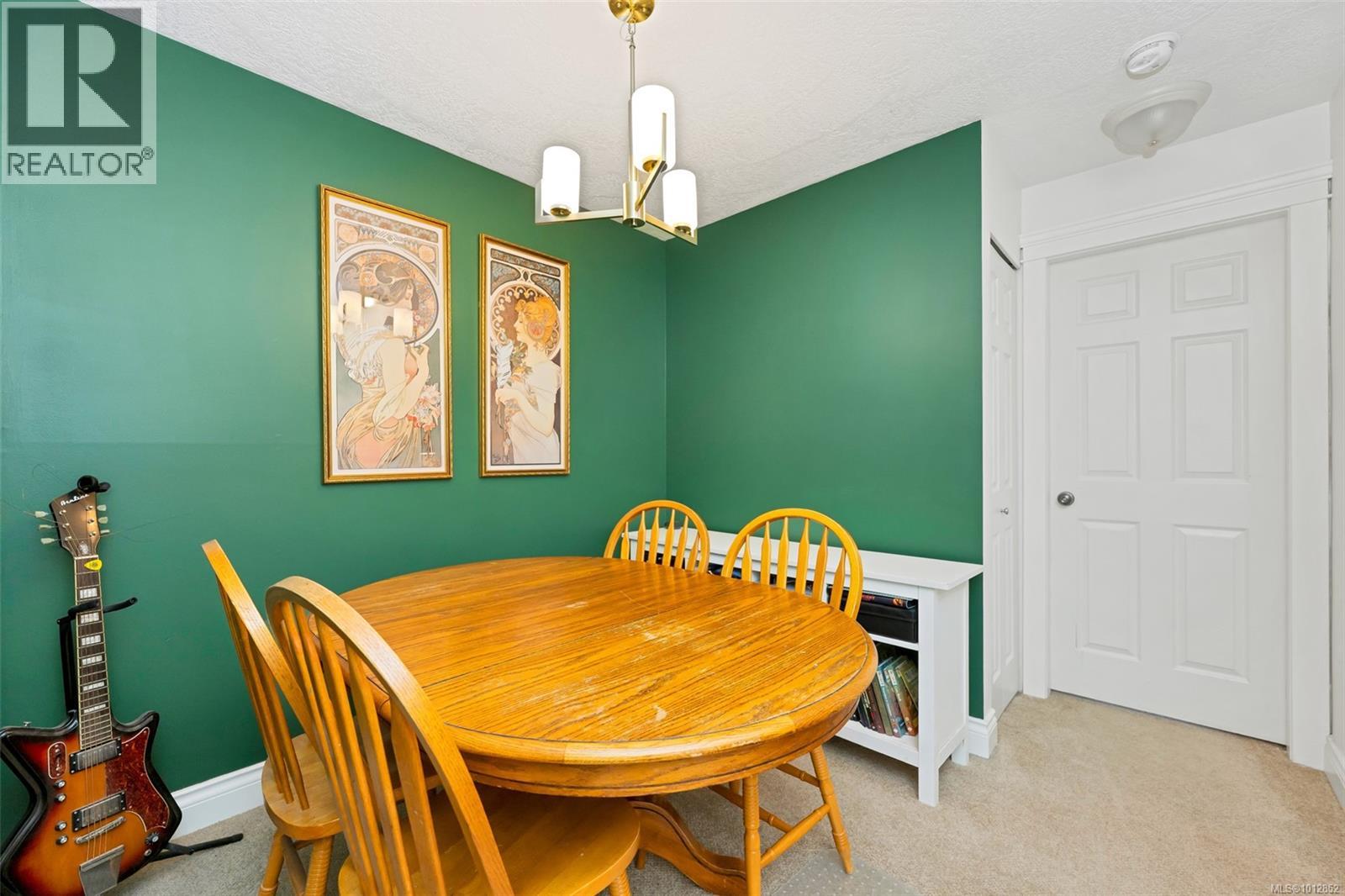 204 3363 Glasgow Avenue, Saanich