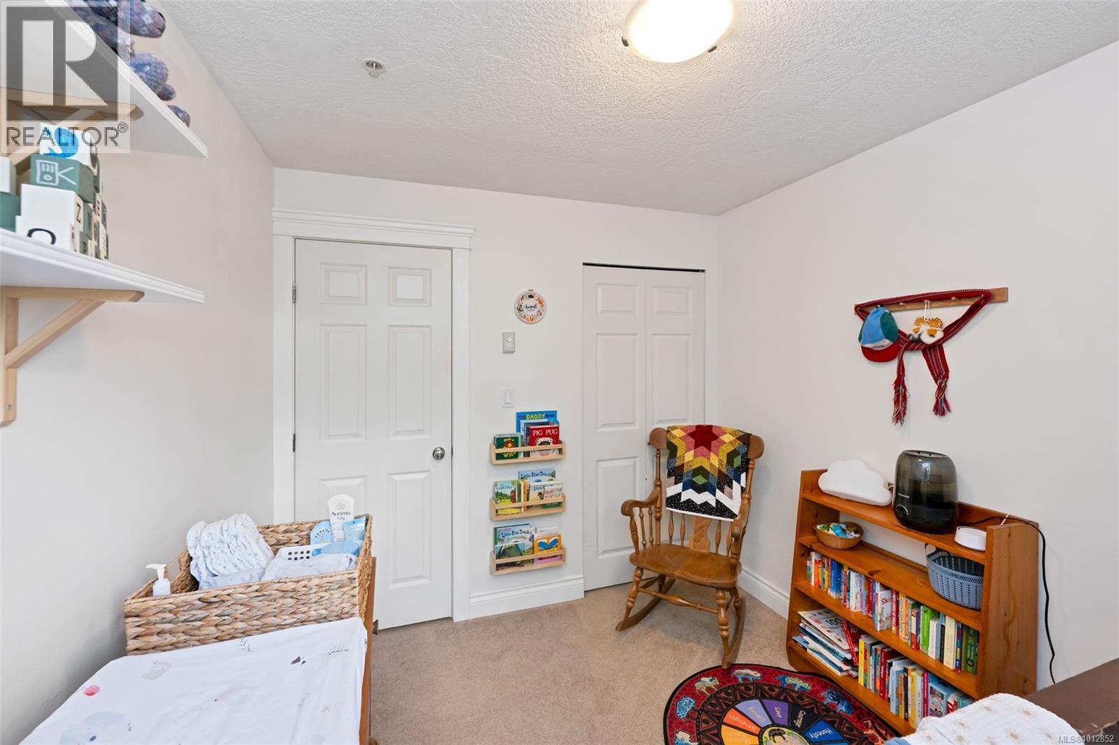 204 3363 Glasgow Avenue, Saanich