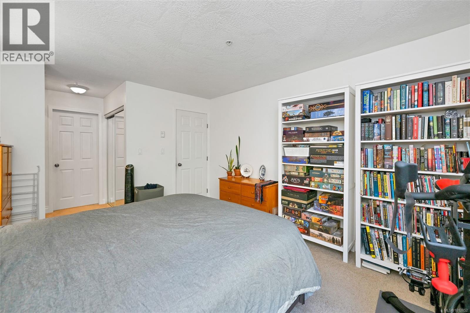 204 3363 Glasgow Avenue, Saanich