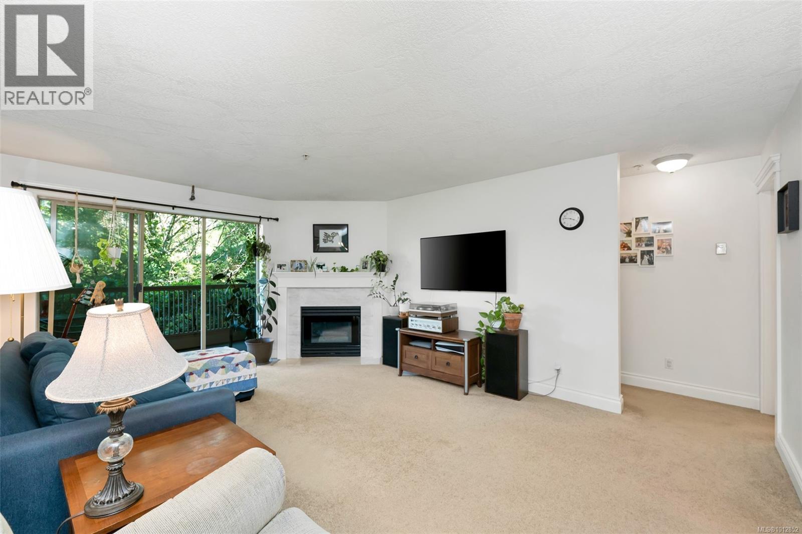 204 3363 Glasgow Avenue, Saanich