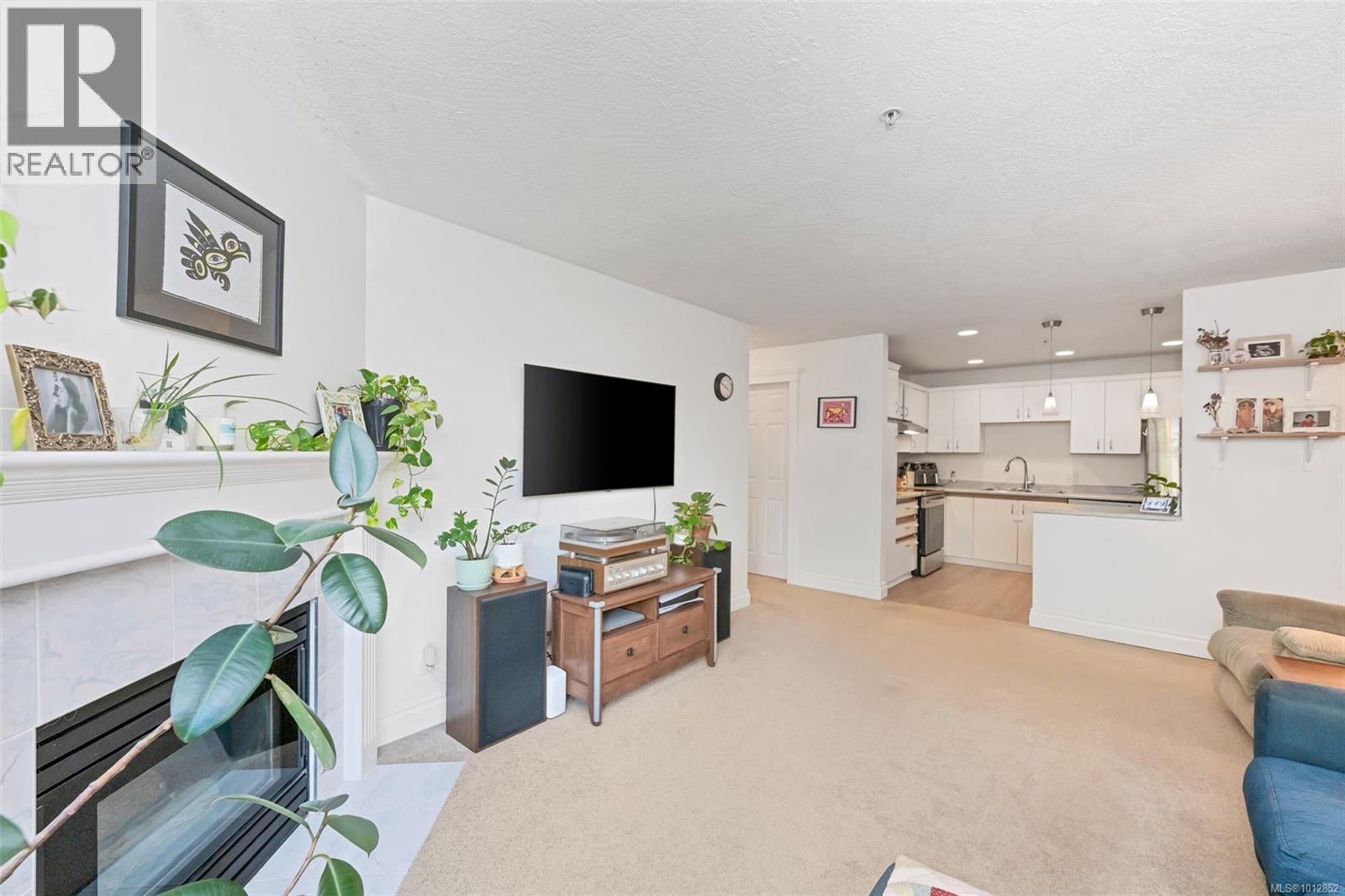204 3363 Glasgow Avenue, Saanich