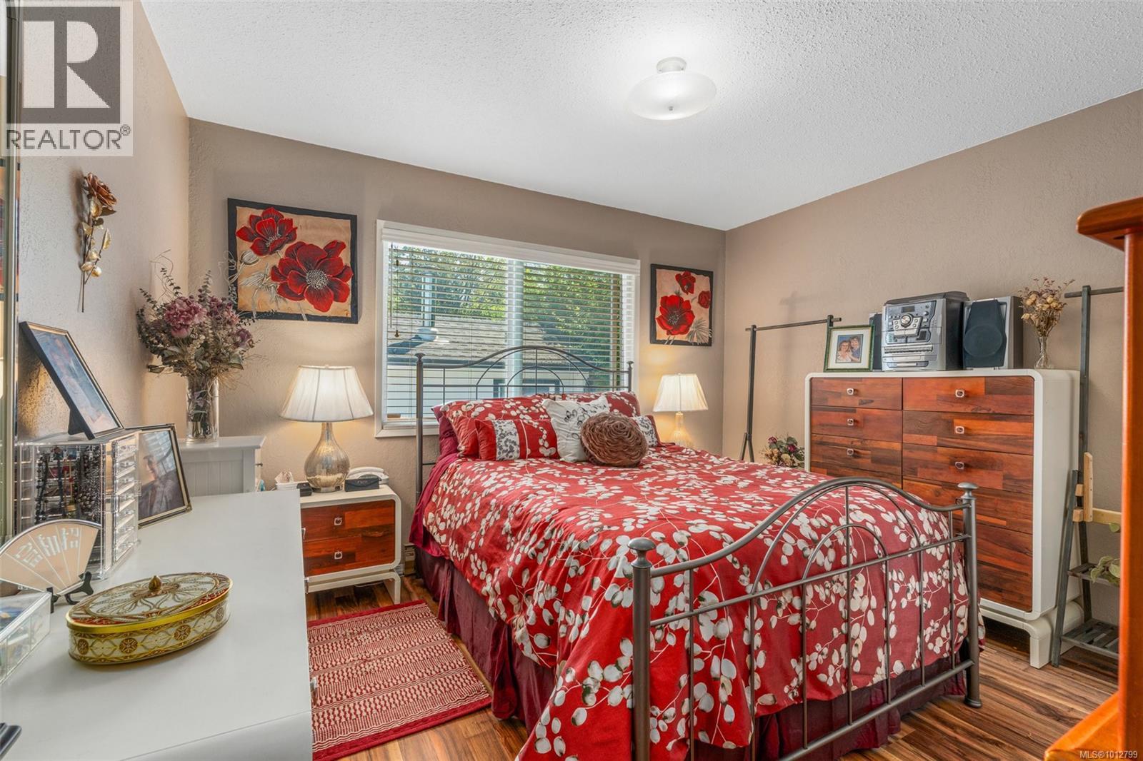 Photo 16 of 955 Tattersall Dr, Saanich BC