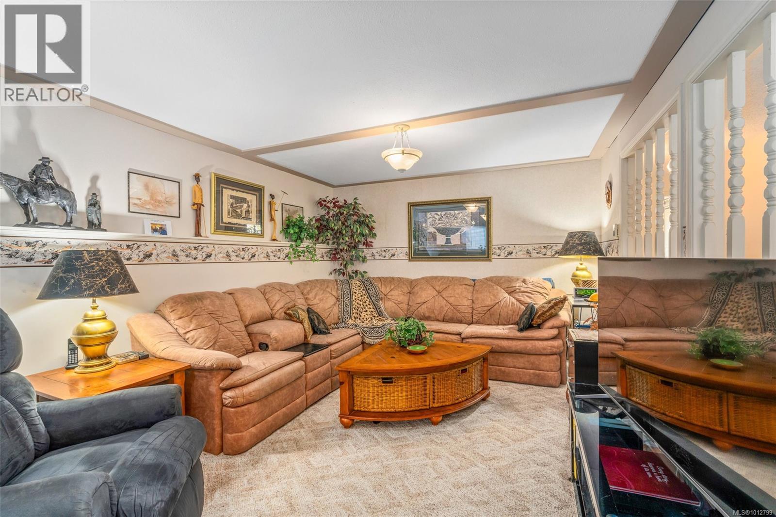 Photo 19 of 955 Tattersall Dr, Saanich BC
