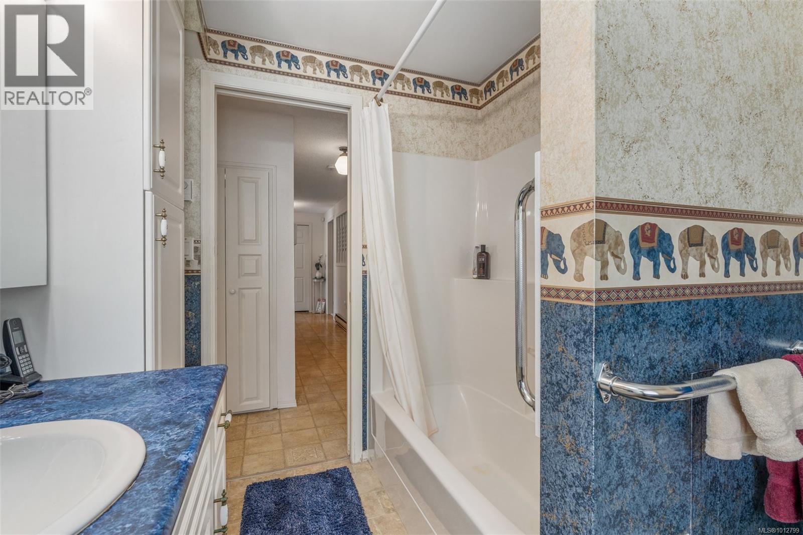 Photo 22 of 955 Tattersall Dr, Saanich BC