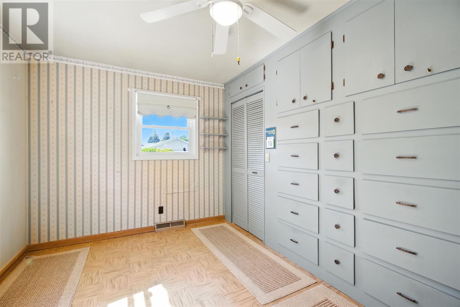 Photo 12 of 343 Rowell Ave, Sault Ste Marie ON