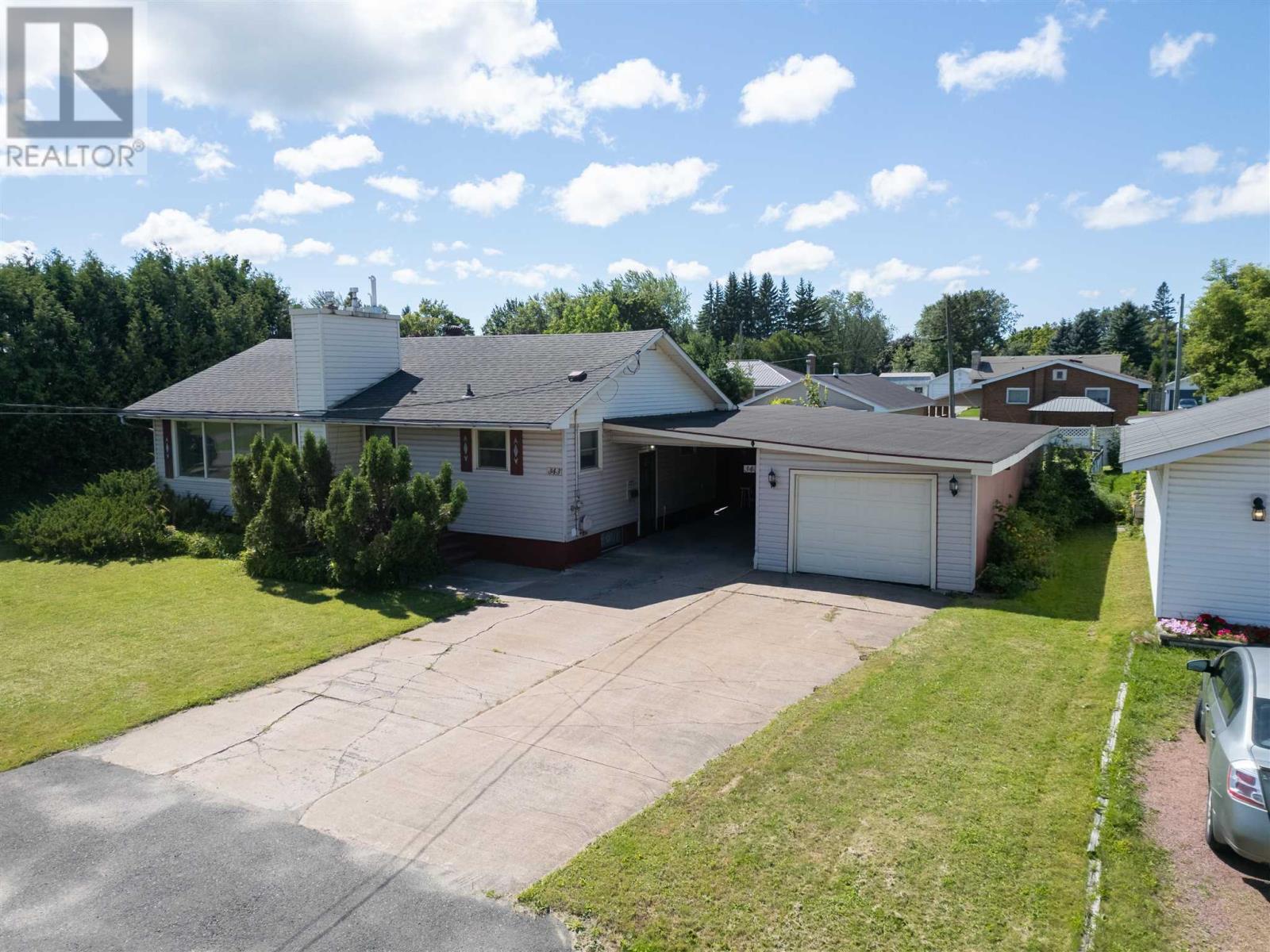 Photo 2 of 343 Rowell Ave, Sault Ste Marie ON
