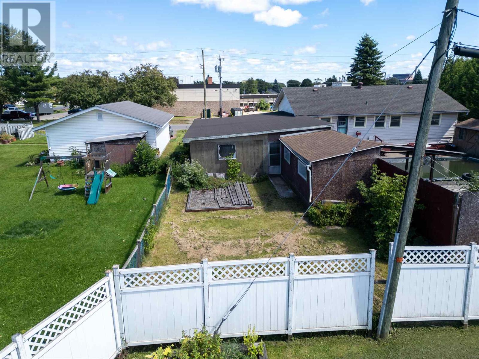 Photo 33 of 343 Rowell Ave, Sault Ste Marie ON
