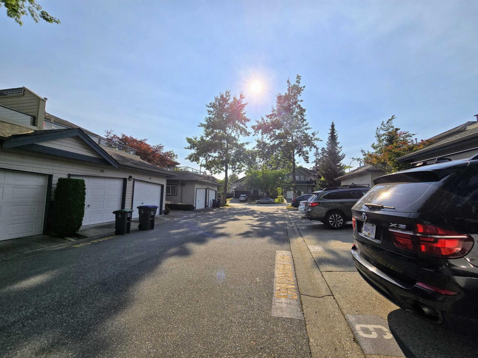 Photo 3 of 26 8338 158 Street, Surrey BC