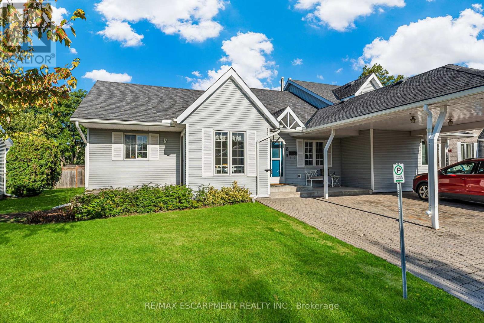 Photo 1 of 8 Garden Drive, West Lincoln ON