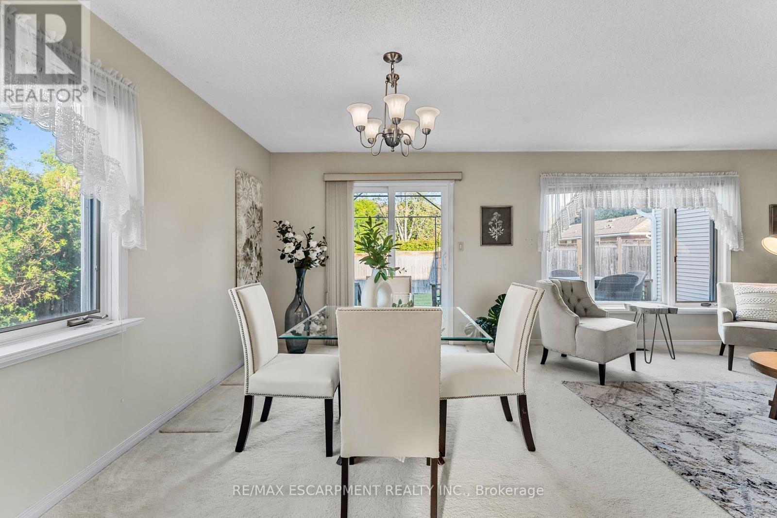 Photo 14 of 8 Garden Drive, West Lincoln ON