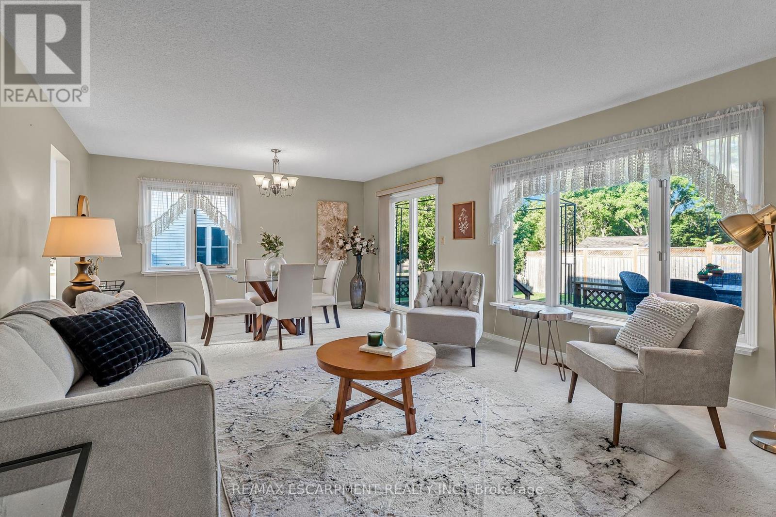 Photo 16 of 8 Garden Drive, West Lincoln ON