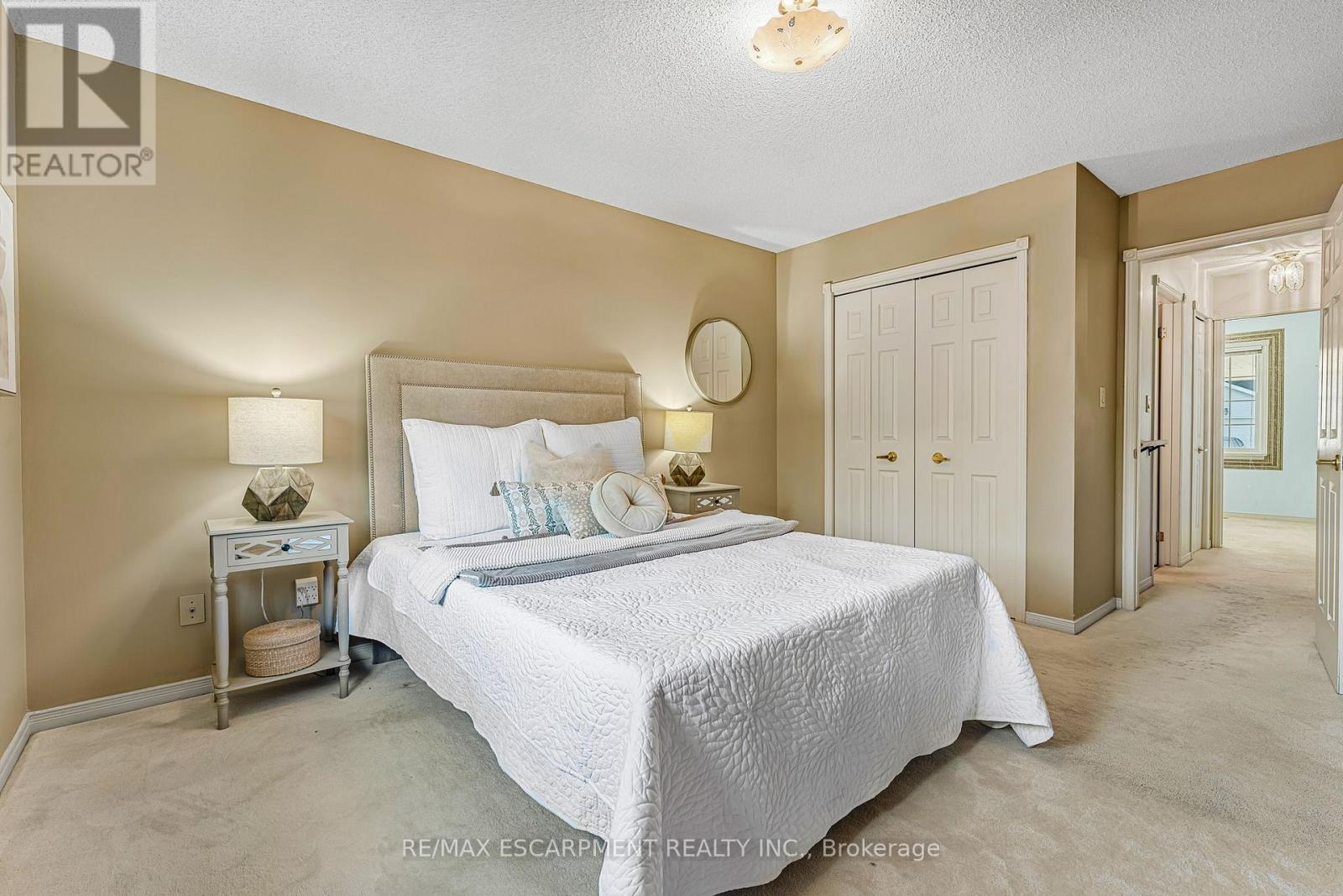 Photo 21 of 8 Garden Drive, West Lincoln ON