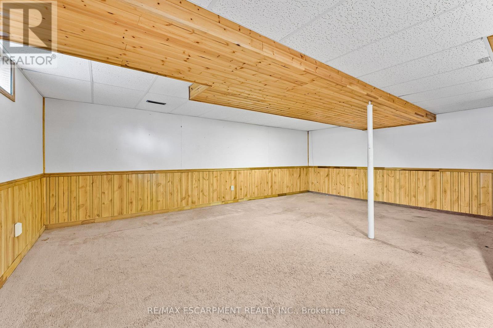 Photo 26 of 8 Garden Drive, West Lincoln ON