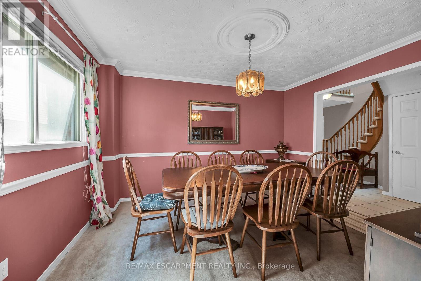 Photo 12 of 70 Golfview Crescent, Hamilton ON
