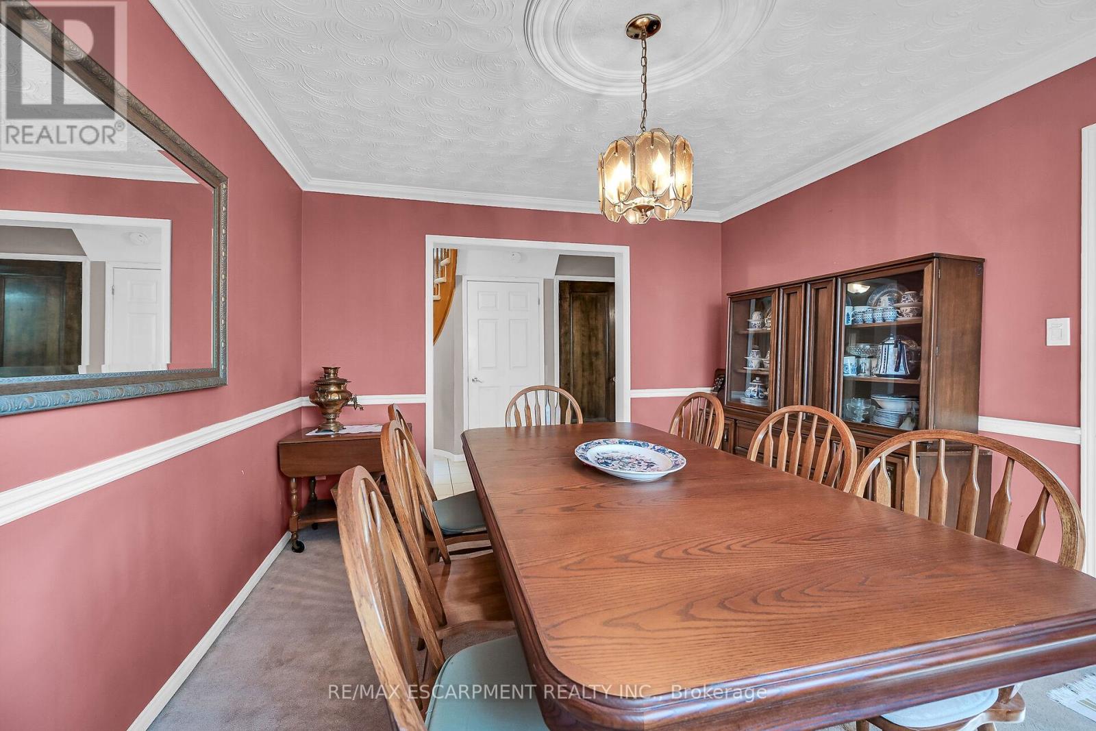 Photo 13 of 70 Golfview Crescent, Hamilton ON