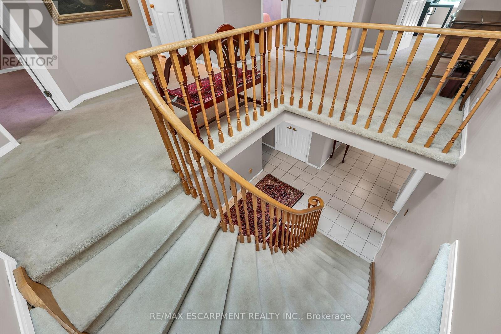 Photo 23 of 70 Golfview Crescent, Hamilton ON