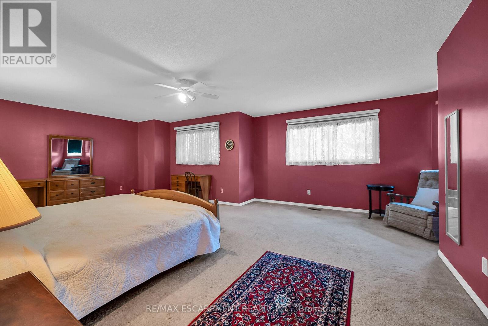 Photo 24 of 70 Golfview Crescent, Hamilton ON