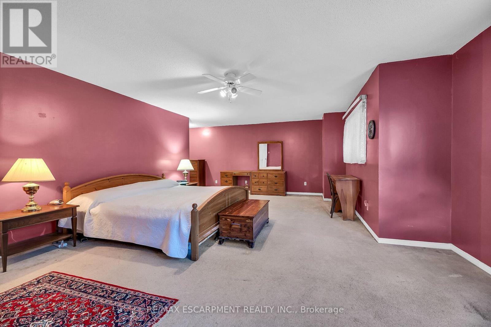 Photo 25 of 70 Golfview Crescent, Hamilton ON