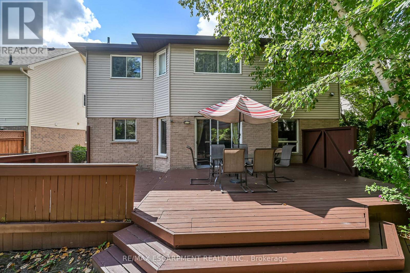 Photo 44 of 70 Golfview Crescent, Hamilton ON