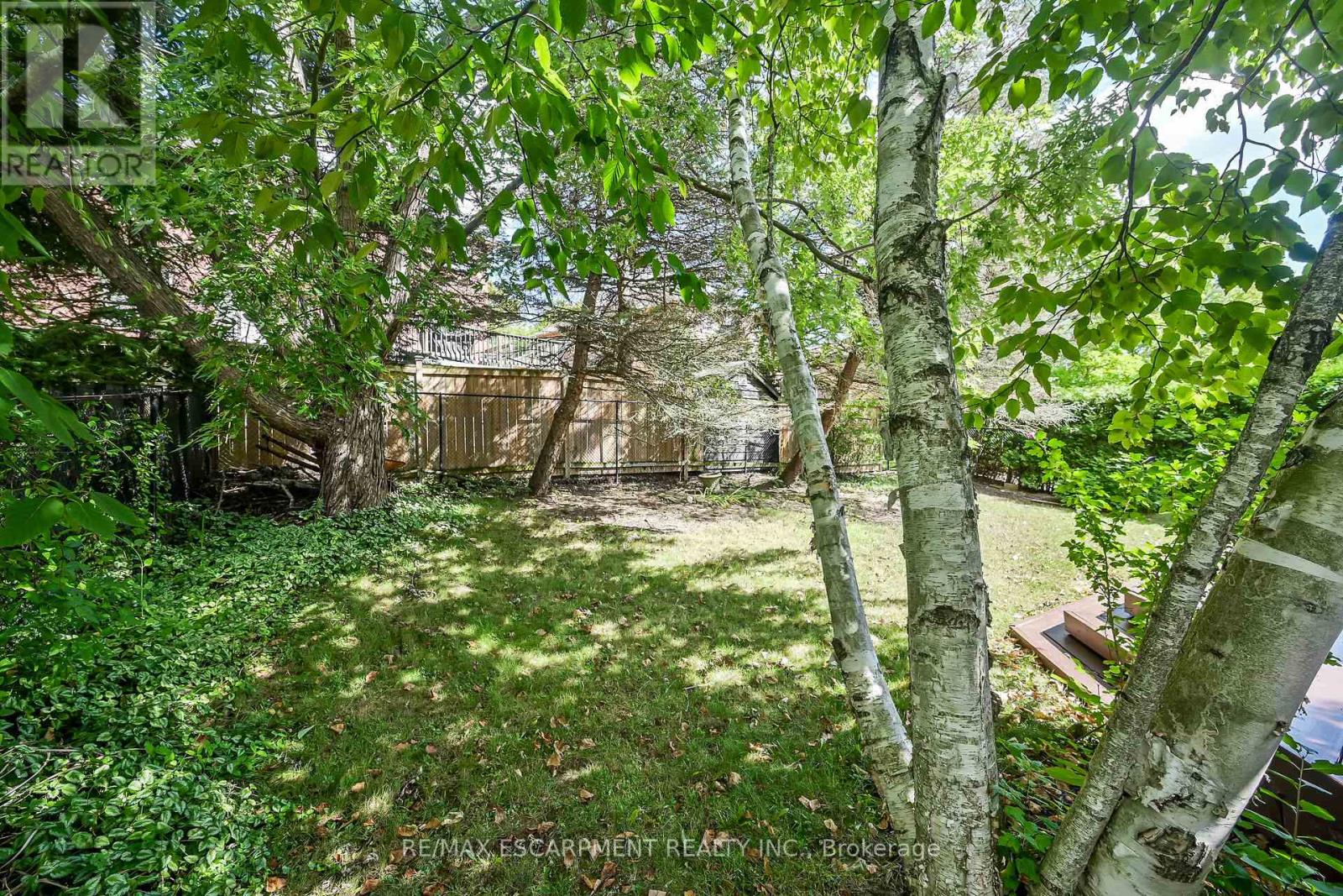 Photo 46 of 70 Golfview Crescent, Hamilton ON
