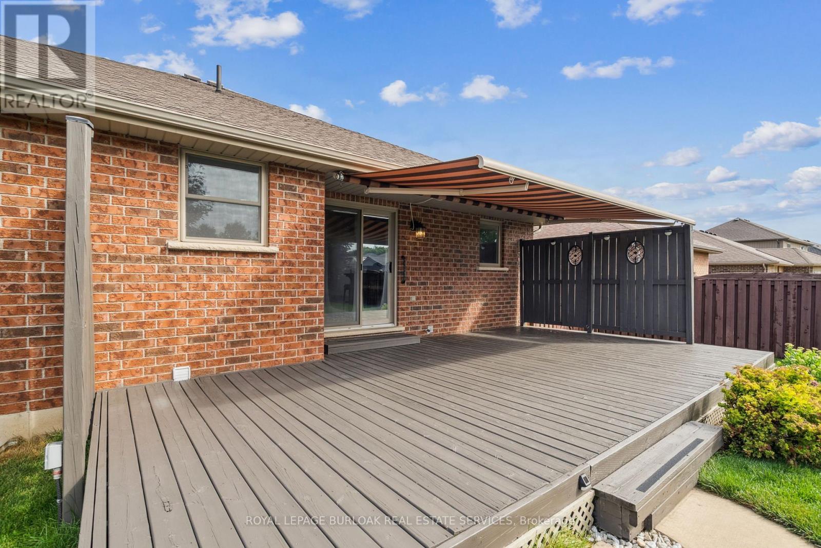 Photo 20 of 90 Driftwood Drive, Norfolk ON