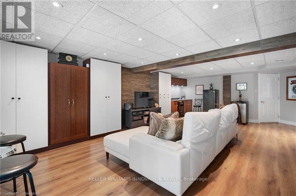 Photo 32 of 69 Hearthwood Crescent, Kitchener ON