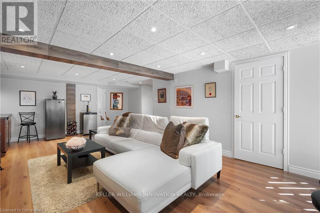 Photo 33 of 69 Hearthwood Crescent, Kitchener ON