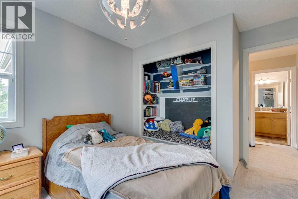 Photo 11 of 12 Aspen Hills Court Sw, Calgary AB