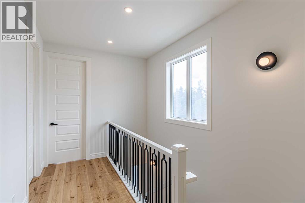 Photo 16 of 2050 41 Avenue Sw, Calgary AB